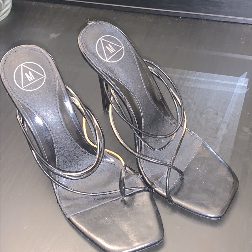 Strap heel